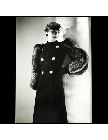 Manteau de Lucien Lelong, photographie d'époque du studio Deutsch (circa 1935) français