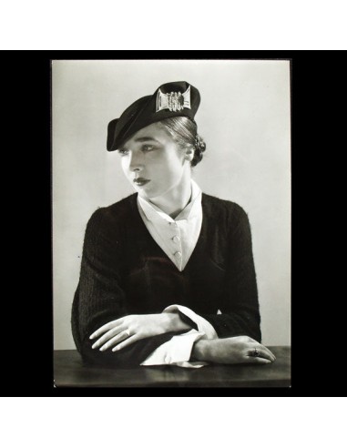 Robe Bouclette de Lucien Lelong, chapeau de Suzy, photographie d'époque du studio Deutsch (circa 1935) store