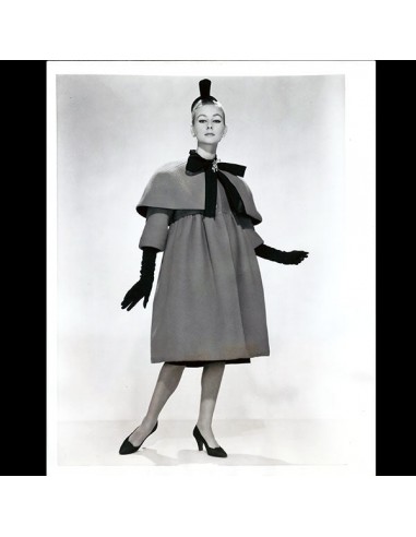 Cristobal Balenciaga - Manteau de laine pour l'automne-hiver 1958 s'inspire de l'anatomie humaine