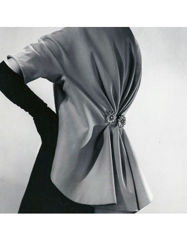 Veste de Schiaparelli ornée de boutons Boucheron en diamants (1948) les ligaments