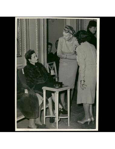 La duchesse de Windsor assiste à un défilé de mode le 25 janvier 1940, photographie de presse d'époque de pas cher