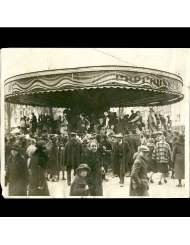 Carrousel de la Vie Parisienne de Paul Poiret (1926) est présent 